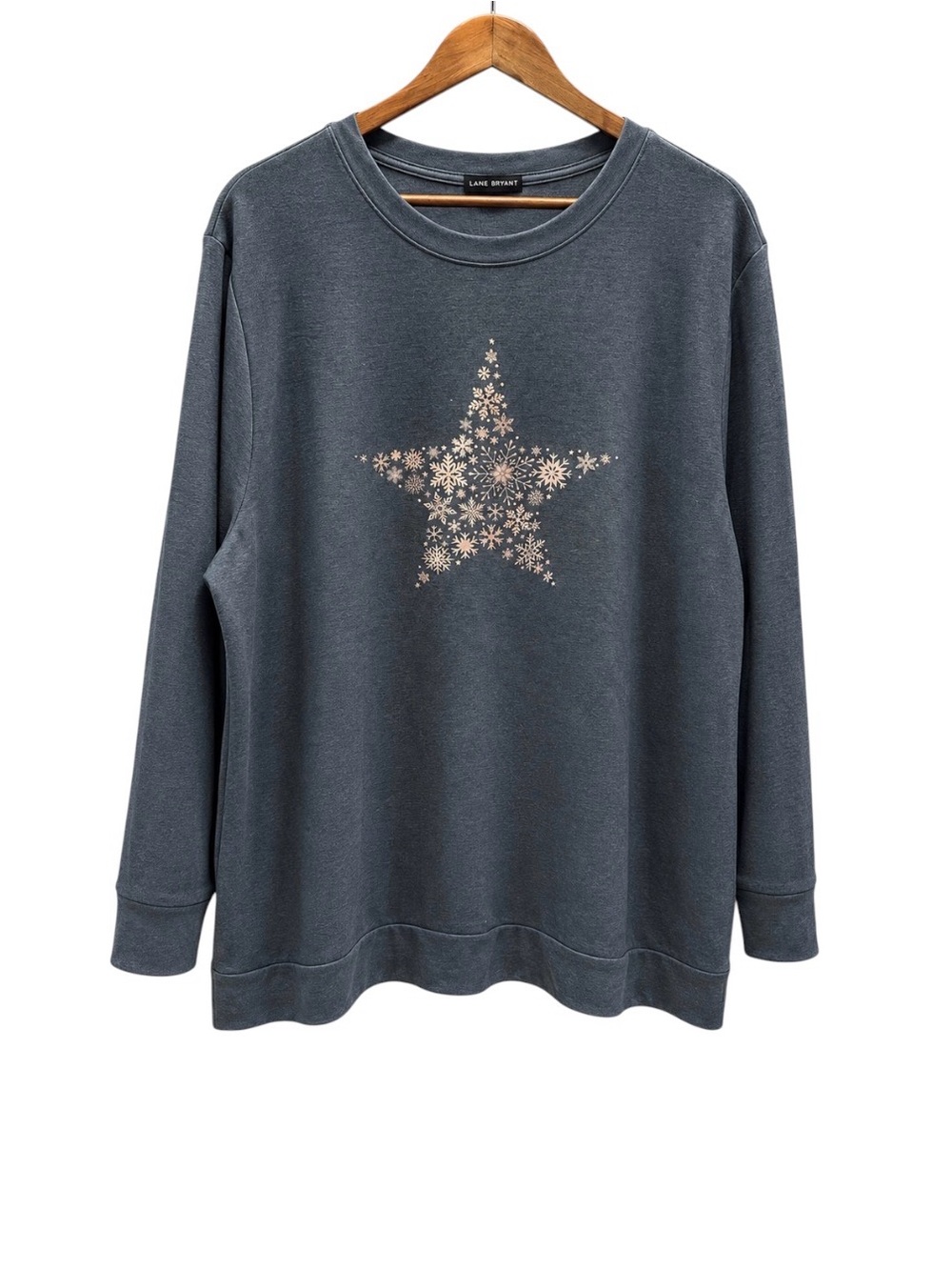 Lane Bryant Plus Size 26/28 4X Snowflake Star Pullover Top Gray NWT